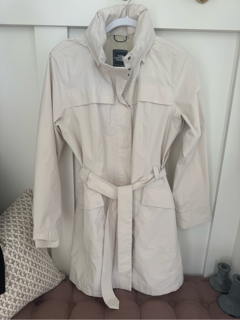 The North Face Women’s Belted Hooded Rain Jacket Trench Coat Large